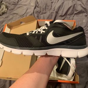 Women’s Nike flex rn 3 sneakers